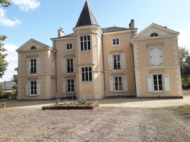 Bed and Breakfast Manoir Des Etrichets Saint-Saturnin  Exterior foto